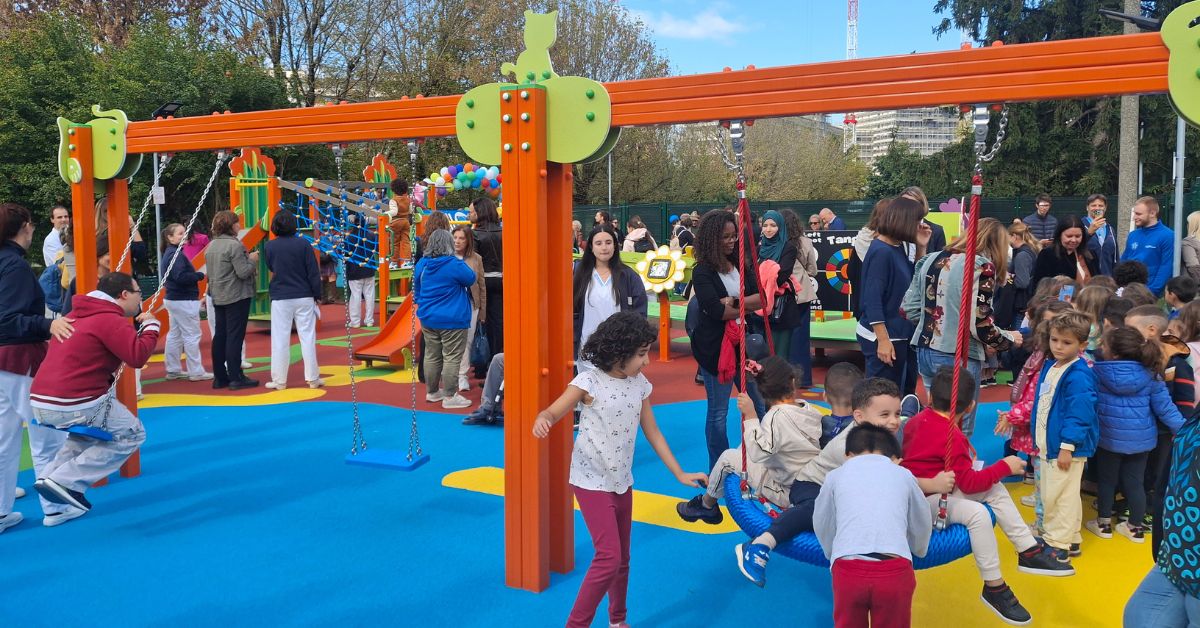 Bambini e famiglie nel Parco Inclusivo della Fondazione Don Gnocchi